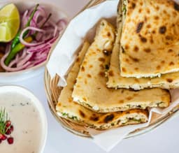 Paneer Onion Kulcha